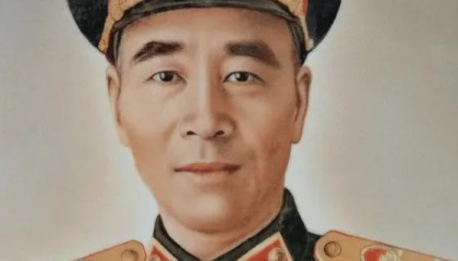 开云网站-91年，林立果未婚妻张宁，看望林豆豆夫妇，合影中张宁漂亮又时髦